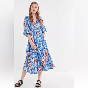 Urban Outfitters Giovanna Floral Wrap Midi Dress Printed Summer Smocked Womens S